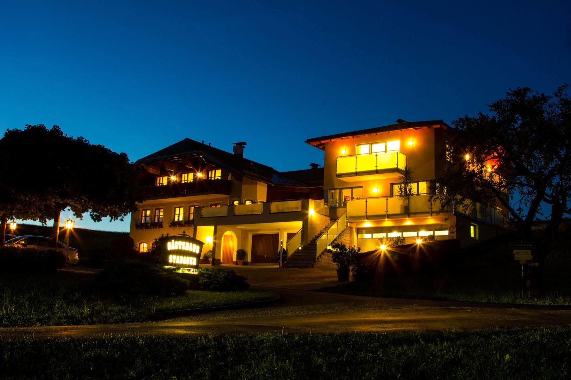 Gaestehaus Stabauer Мондзее Екстериор снимка