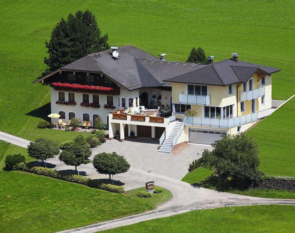 Gaestehaus Stabauer Мондзее Екстериор снимка