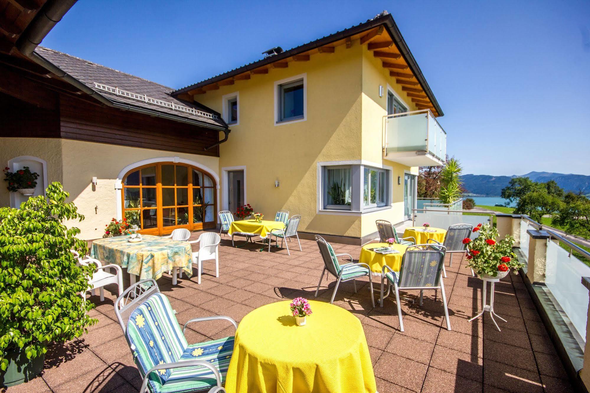 Gaestehaus Stabauer Мондзее Екстериор снимка